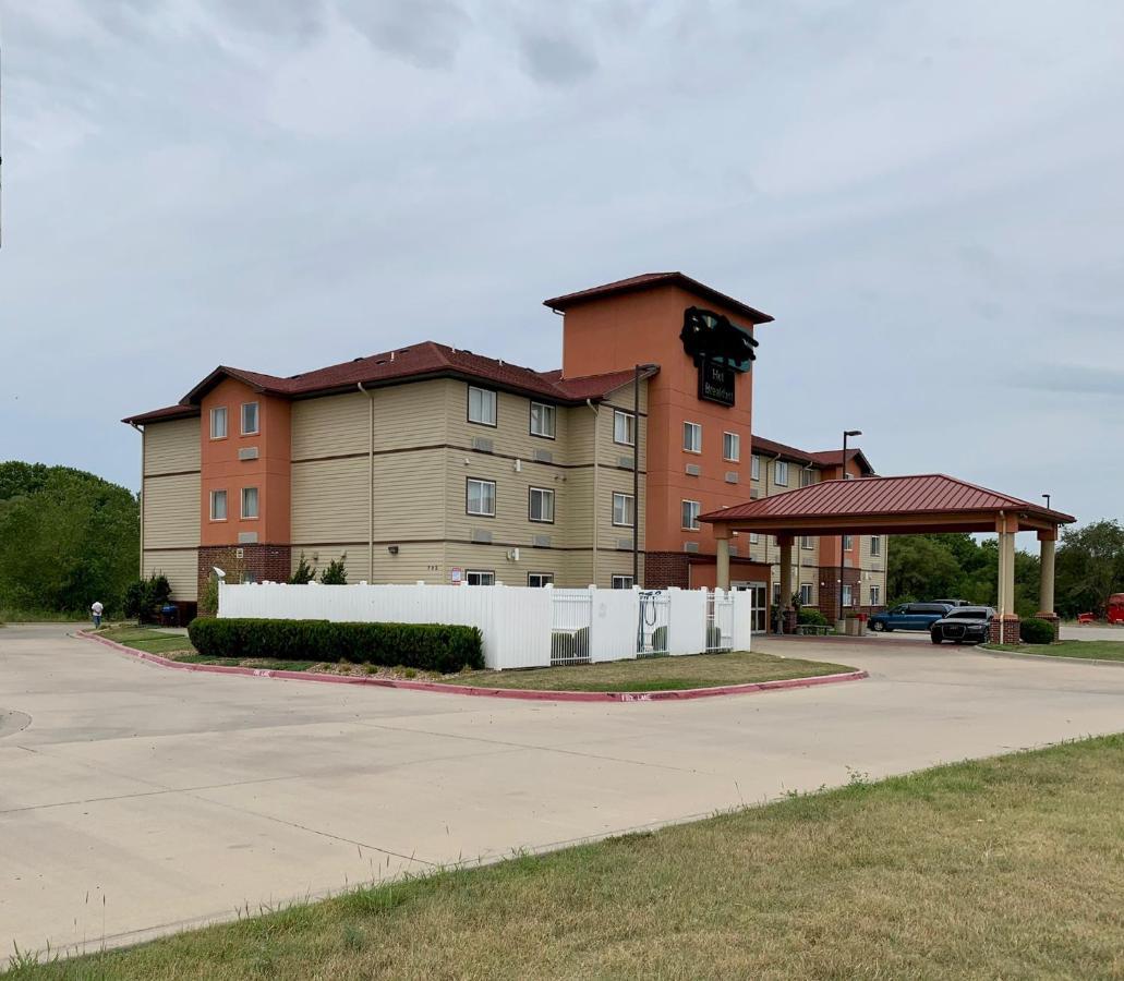 Holiday Inn Express - Wichita North - Park City By Ihg Zewnętrze zdjęcie