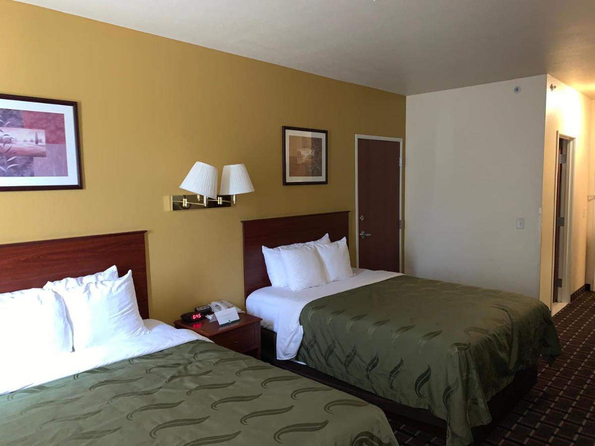 Holiday Inn Express - Wichita North - Park City By Ihg Zewnętrze zdjęcie